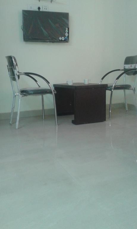 Charanpahari Hotel Нью-Дели Экстерьер фото