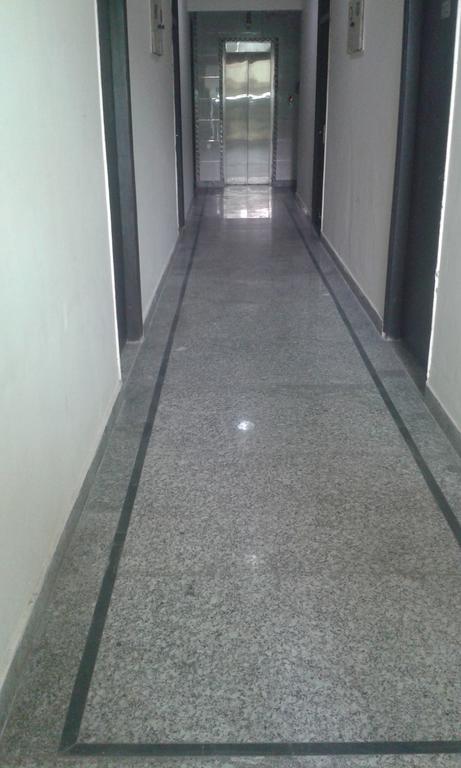 Charanpahari Hotel Нью-Дели Экстерьер фото