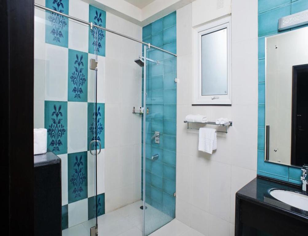Charanpahari Hotel Нью-Дели Экстерьер фото