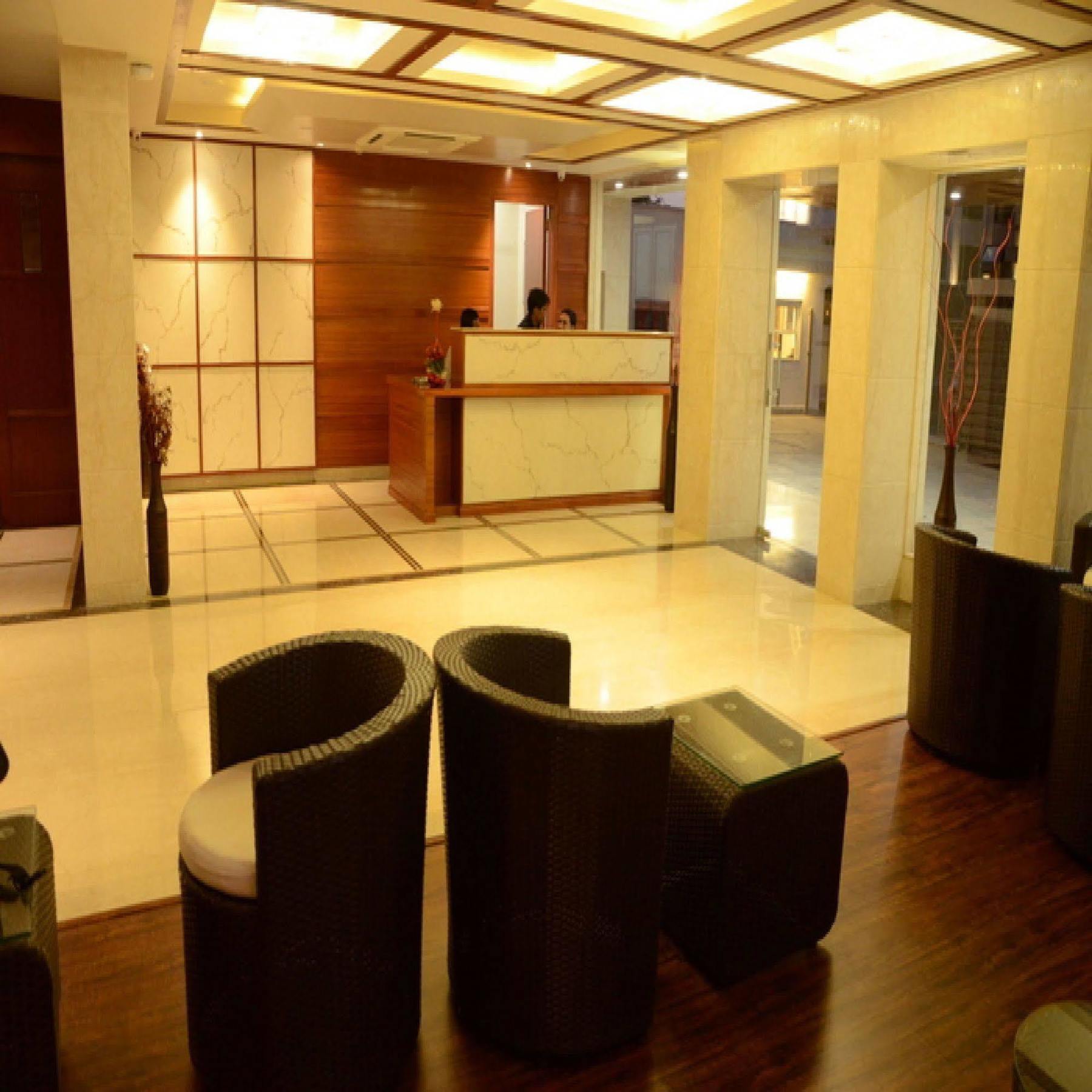 Charanpahari Hotel Нью-Дели Экстерьер фото