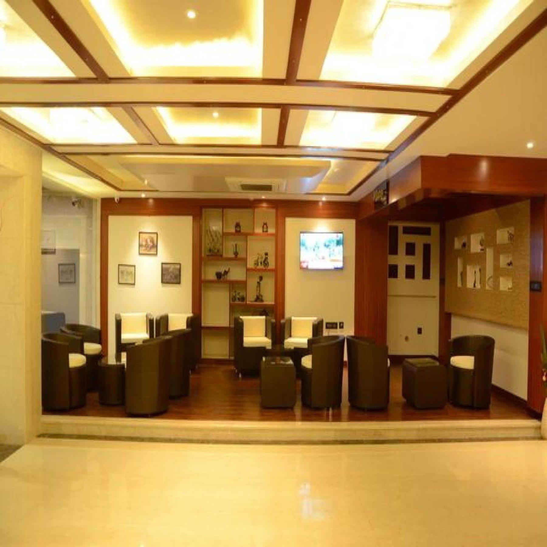 Charanpahari Hotel Нью-Дели Экстерьер фото