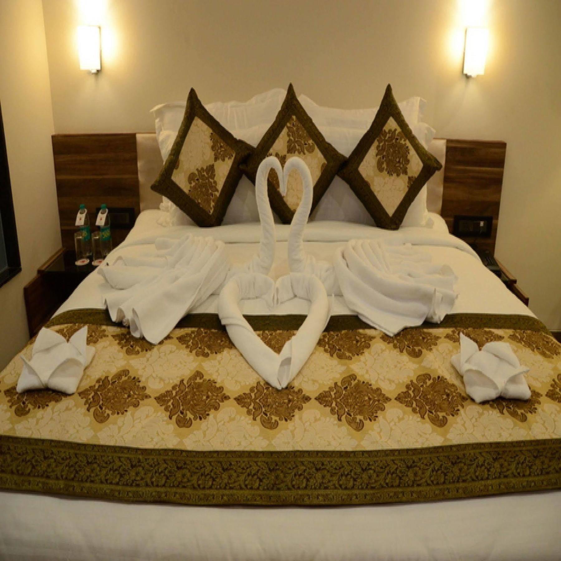 Charanpahari Hotel Нью-Дели Экстерьер фото